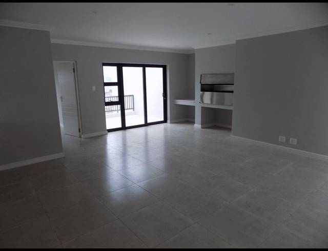 3 BEDROOM HOUSE FOR SALE IN FRAAIUITSIG